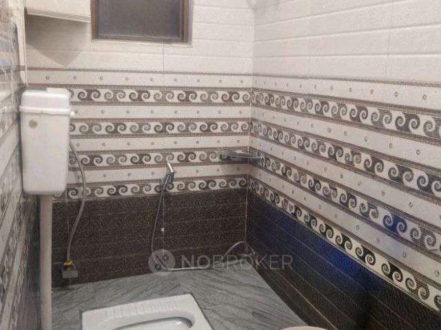 Flat for rent in South Delhi, Deri