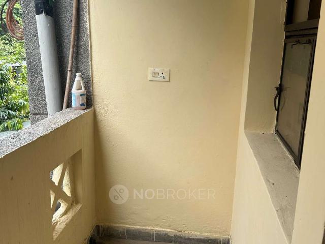 Flat for sale in North Delhi, Deri