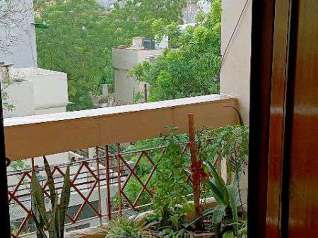 Flat for rent in West Delhi, Deri