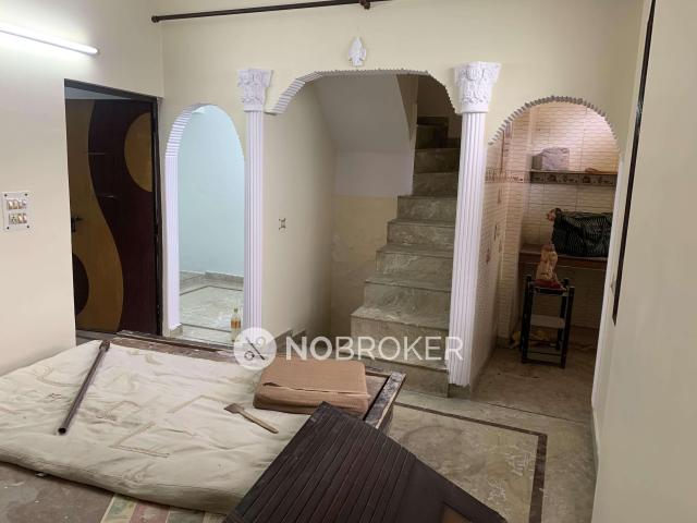Flat for sale in Pitampura, Delhi