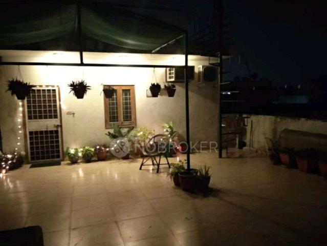 Flat for rent in Deri