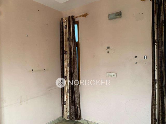 Flat for sale in West Delhi, Deri
