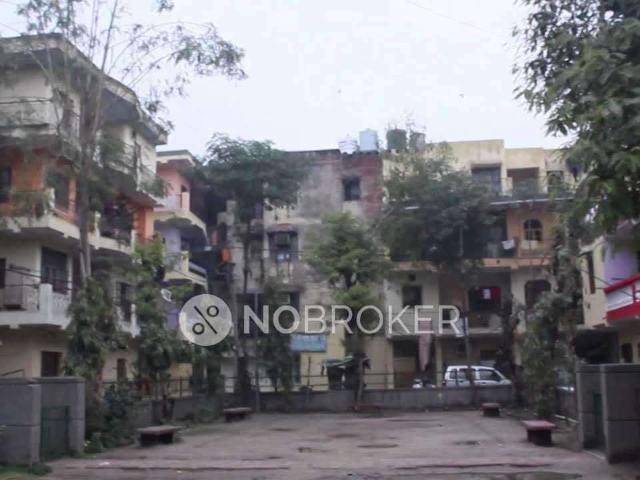 Flat for sale in East Delhi, Deri