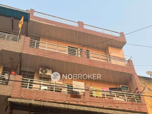 Flat for sale in North West Delhi, Deri