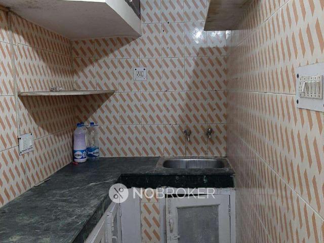 Flat for sale in North Delhi, Deri