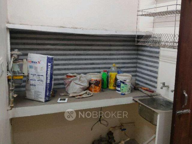 Flat for rent in South Delhi, Deri