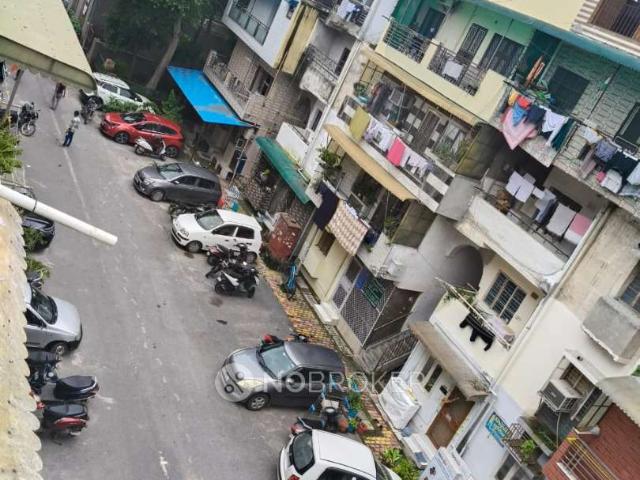 Flat for sale in South West Delhi, Deri