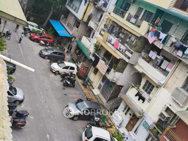 Flat for sale in South West Delhi, Deri