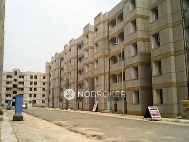 Flat for sale in North Delhi, Deri