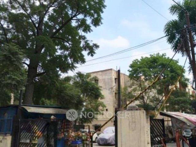 Flat for sale in Paschim Vihar, Delhi