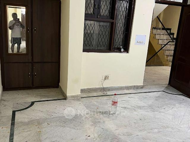 Flat for rent in Mehrauli, Delhi
