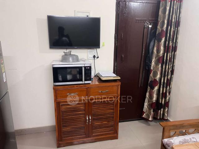 Flat for rent in South Delhi, Deri