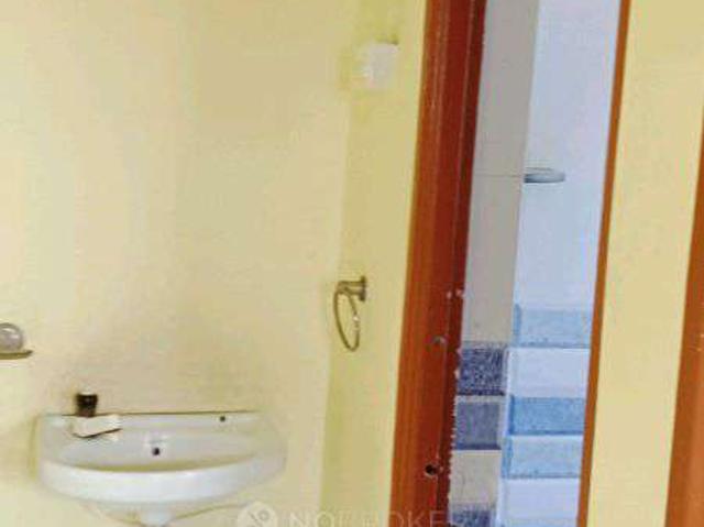 Flat for rent in Poona, National Capital Territory Of Delhi