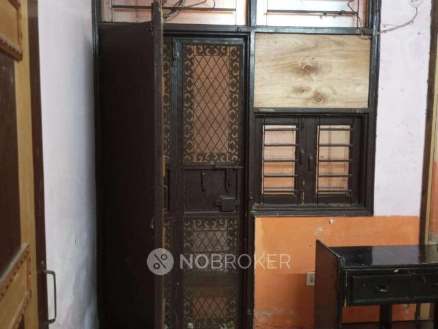Flat for rent in South West Delhi, Deri