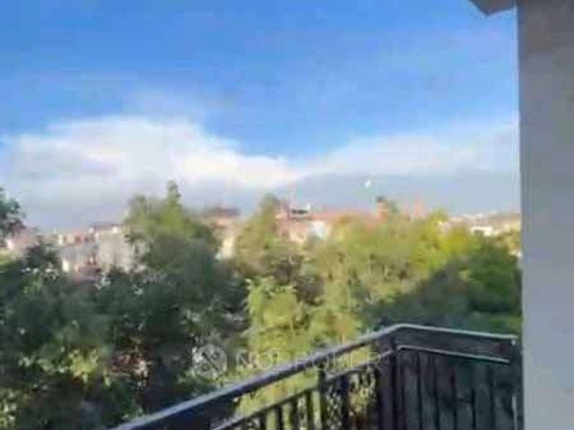 Flat for rent in Deri