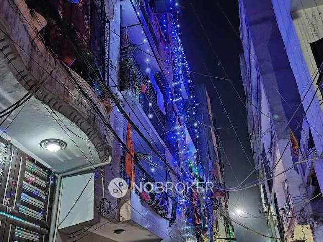 Flat for rent in West Delhi, Deri