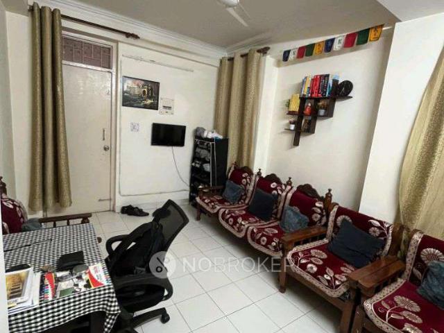 Flat for rent in Deri