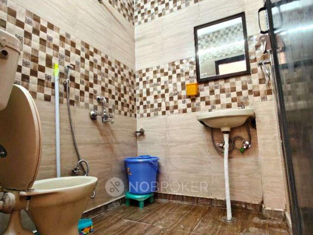Flat for rent in South Delhi, Deri