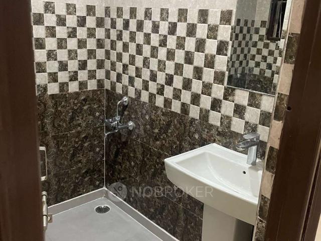 Flat for rent in North Delhi, Deri