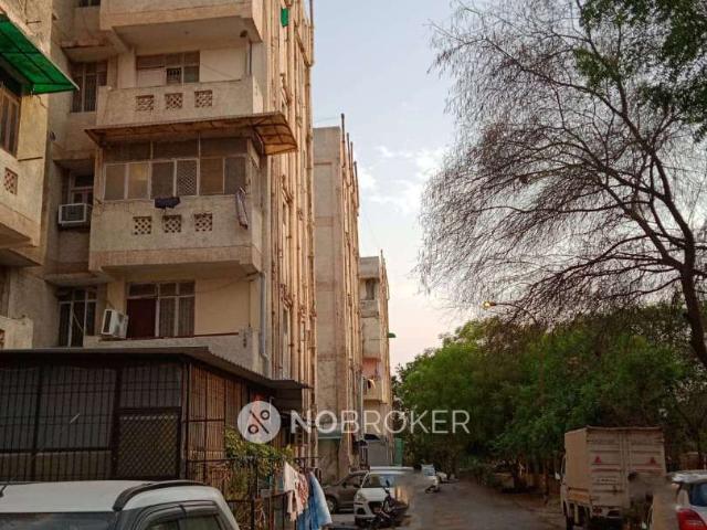 Flat for sale in South West Delhi, Deri