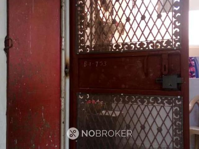 Flat for sale in West Delhi, Deri