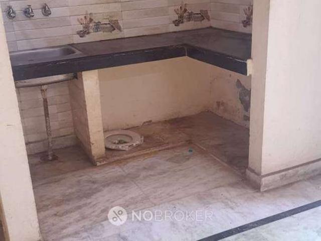 Flat for rent in South West Delhi, Deri