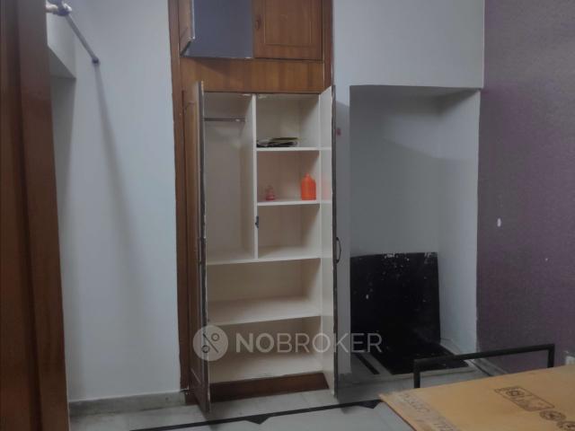 Flat for sale in North Delhi, Deri