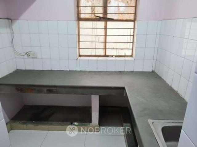 Flat for sale in North Delhi, Deri
