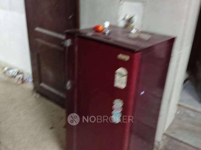 Flat for rent in South Delhi, Deri
