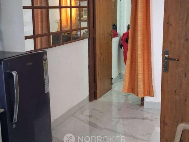 Flat for rent in South Delhi, Deri