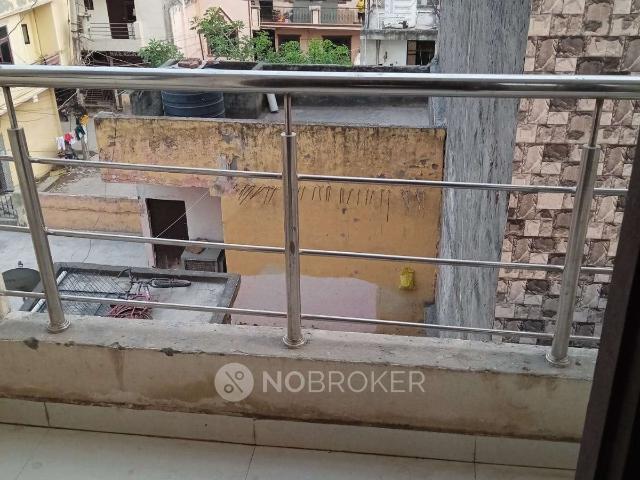 Flat for rent in South Delhi, Deri