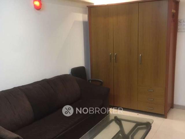 Flat for rent in Khar, Mumbai