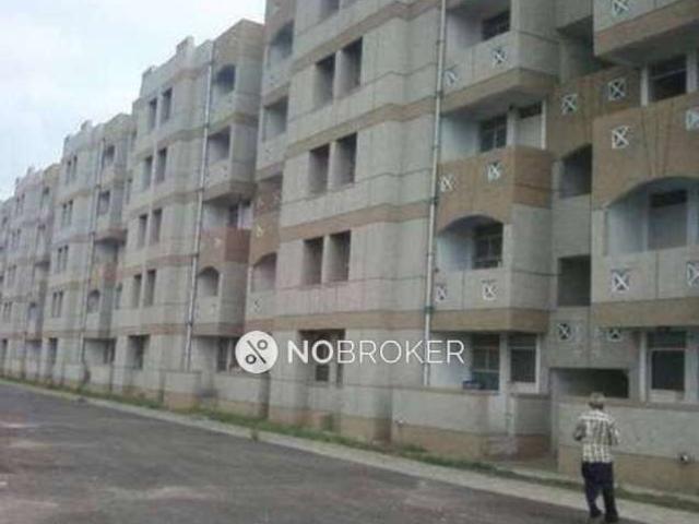 Flat for sale in North Delhi, Deri