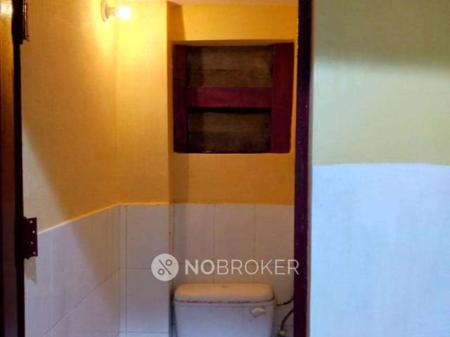 Flat for sale in North Delhi, Deri