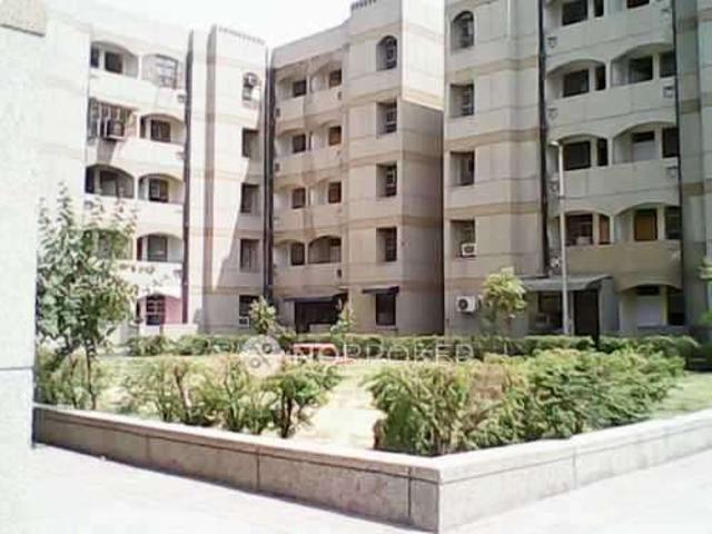 Flat for sale in North Delhi, Deri