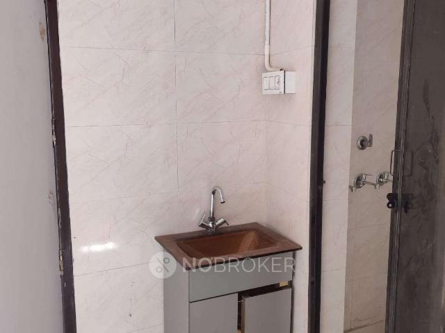 Flat for rent in North West Delhi, Deri