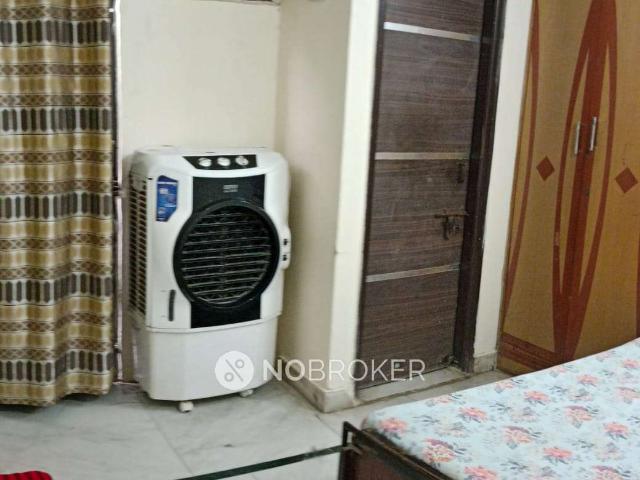 Flat for sale in West Delhi, Deri