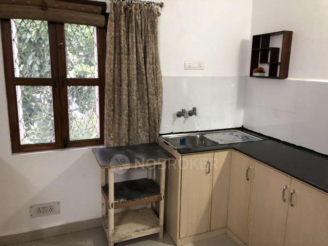 Flat for rent in South West Delhi, Deri