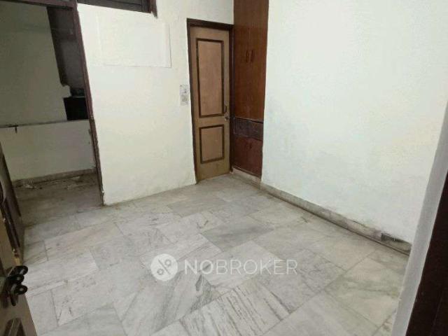 Flat for rent in South Delhi, Deri