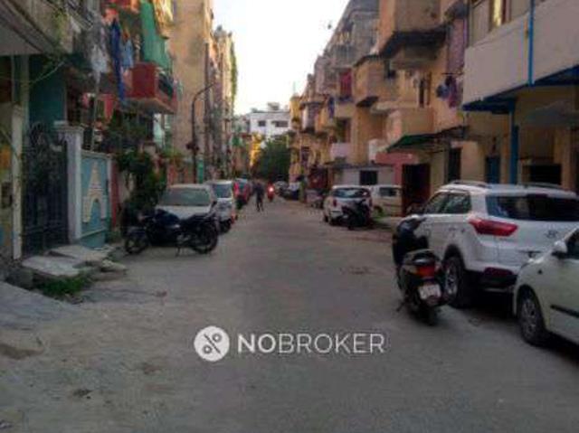 Flat for sale in West Delhi, Deri