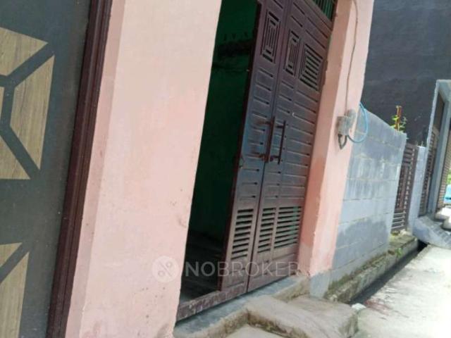 Flat for rent in Deri, Noida