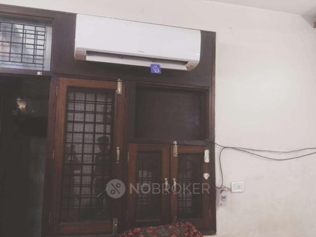 Flat for rent in North West Delhi, Deri