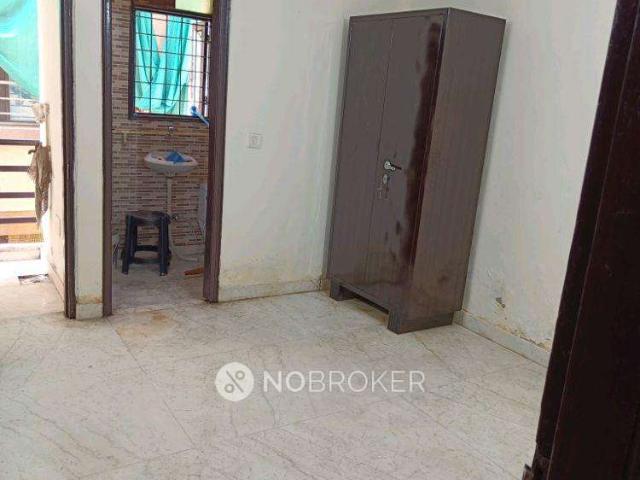 Flat for rent in South Delhi, Deri