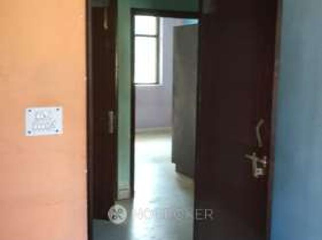 Flat for rent in Deri