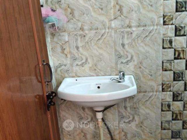 Flat for rent in South Delhi, Deri