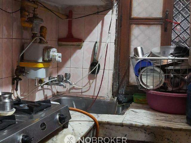 Flat for rent in East Delhi, Deri