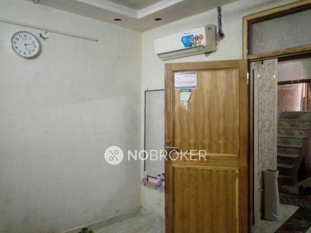 Flat for rent in East Delhi, Deri