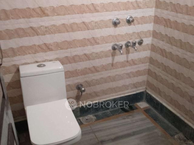 Flat for rent in South Delhi, Deri