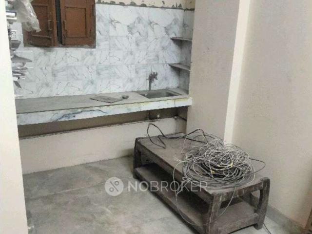 Flat for rent in East Delhi, Deri