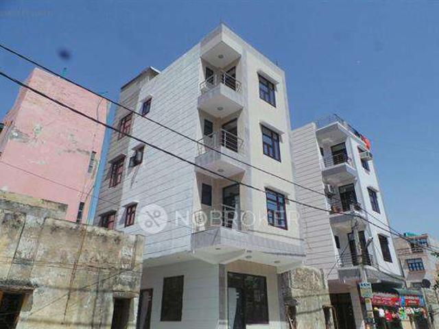 Flat for rent in Deri